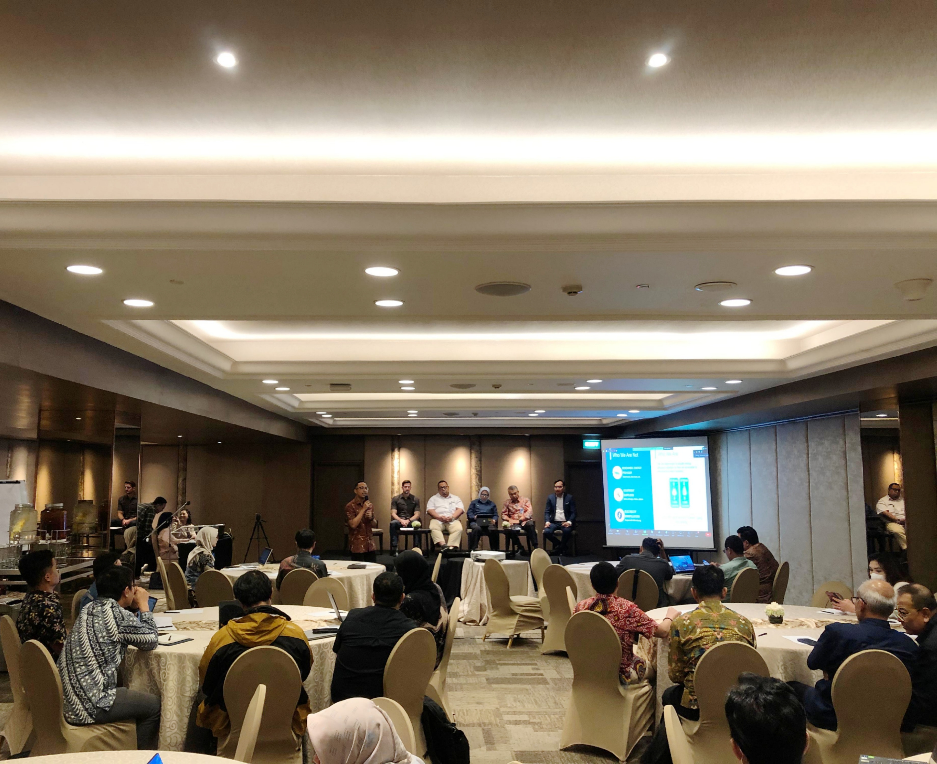 Penerapan Efisiensi Energi Pada Badan Usaha Milik Negara (BUMN) bagi Perkembangan Ekonomi dan Keberlanjutan di Indonesia