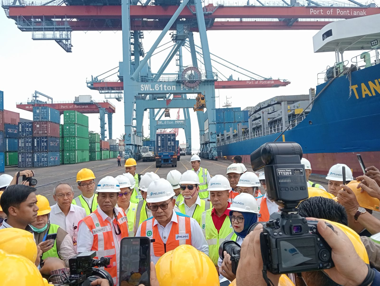 Pemerintah Lepas Ekspor Alumina Hydroxide dan Alumina Oxide dari Pelabuhan Dwikora
